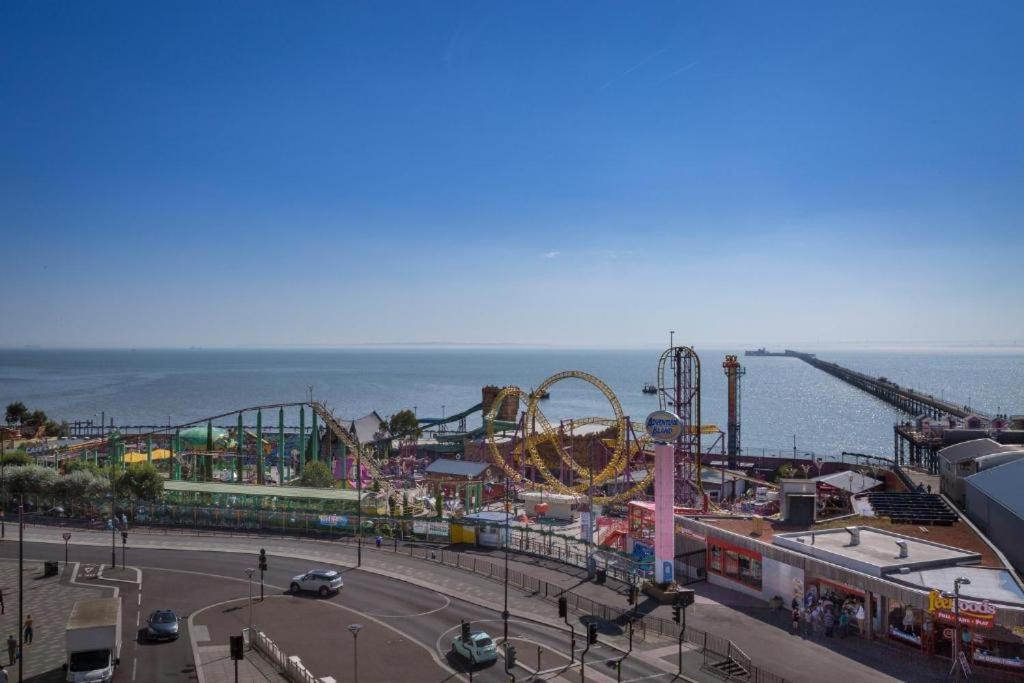 Marine Villa Hotel & Suites - Close To Beach, Train Station & Southend Airport Exterior foto